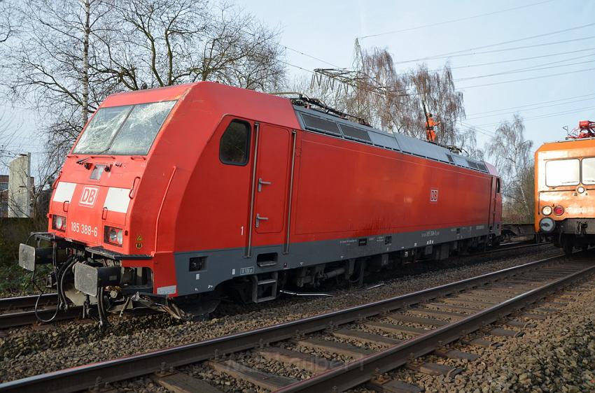 Schwerer VU Bus Zug Düsseldorf P048.JPG